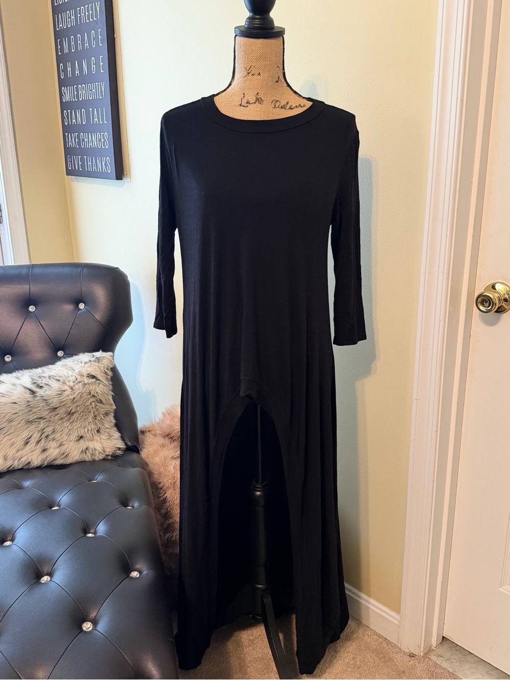 Annabelle Black High-Low Top